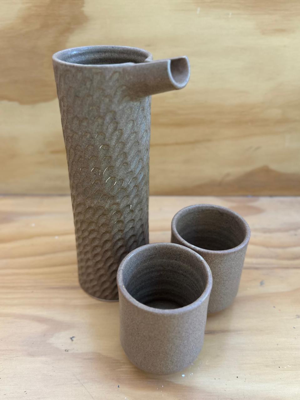 Juego de jarra y dos vasos