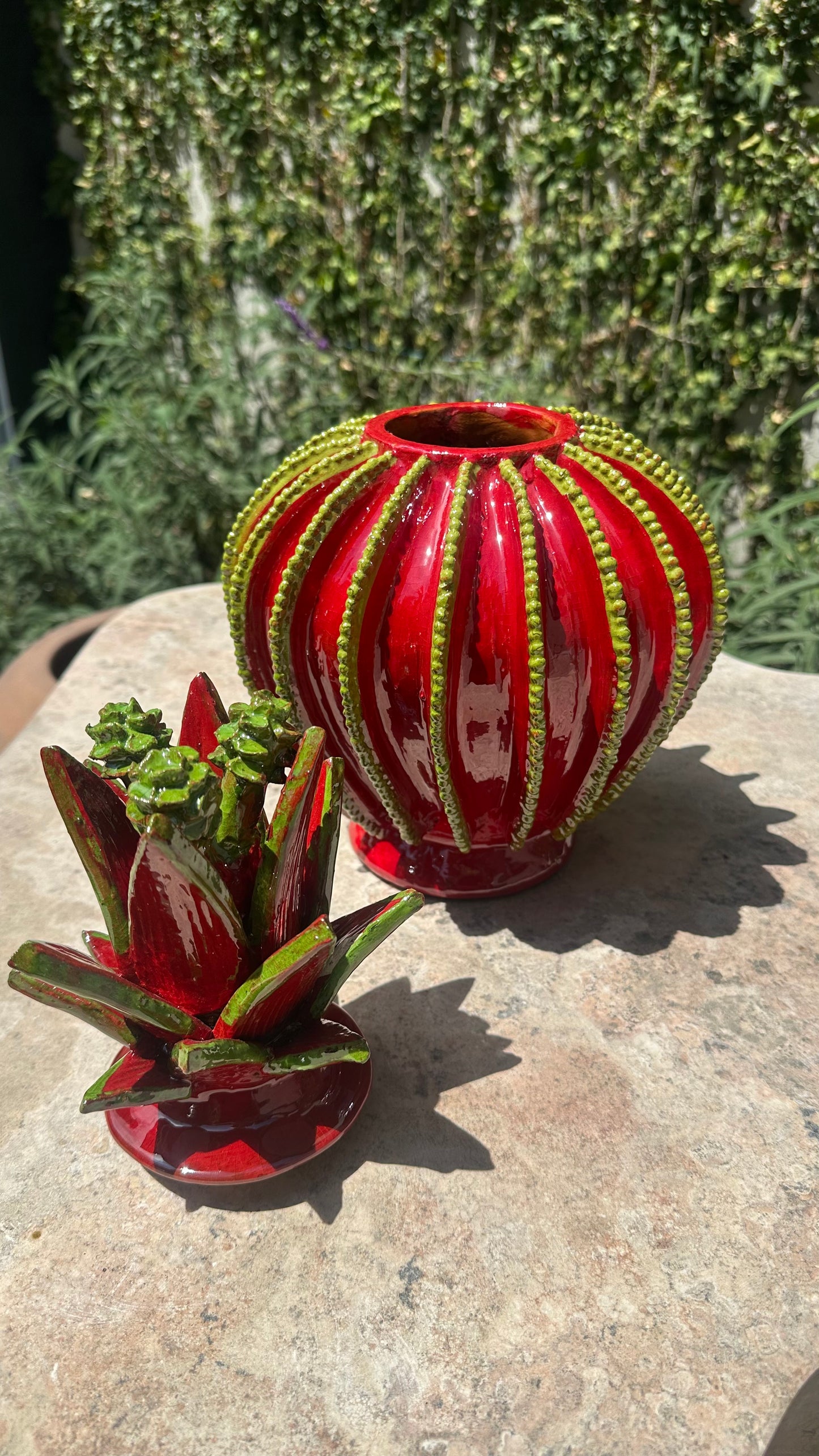 Piña esmaltada 40 cm, bicolor rojo/verde, lineal