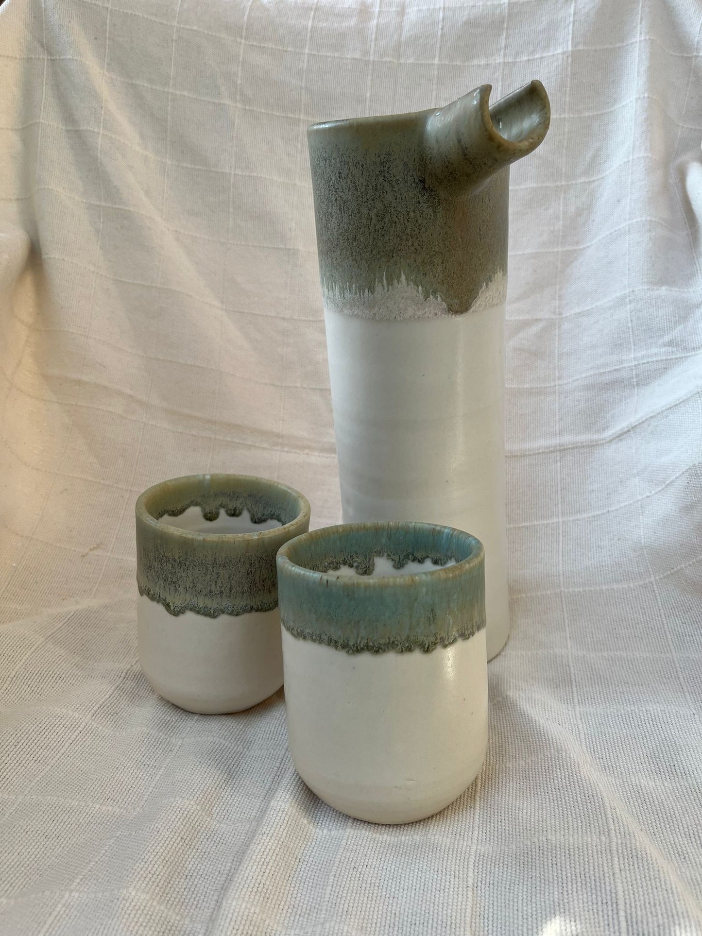 Juego de jarra y dos vasos