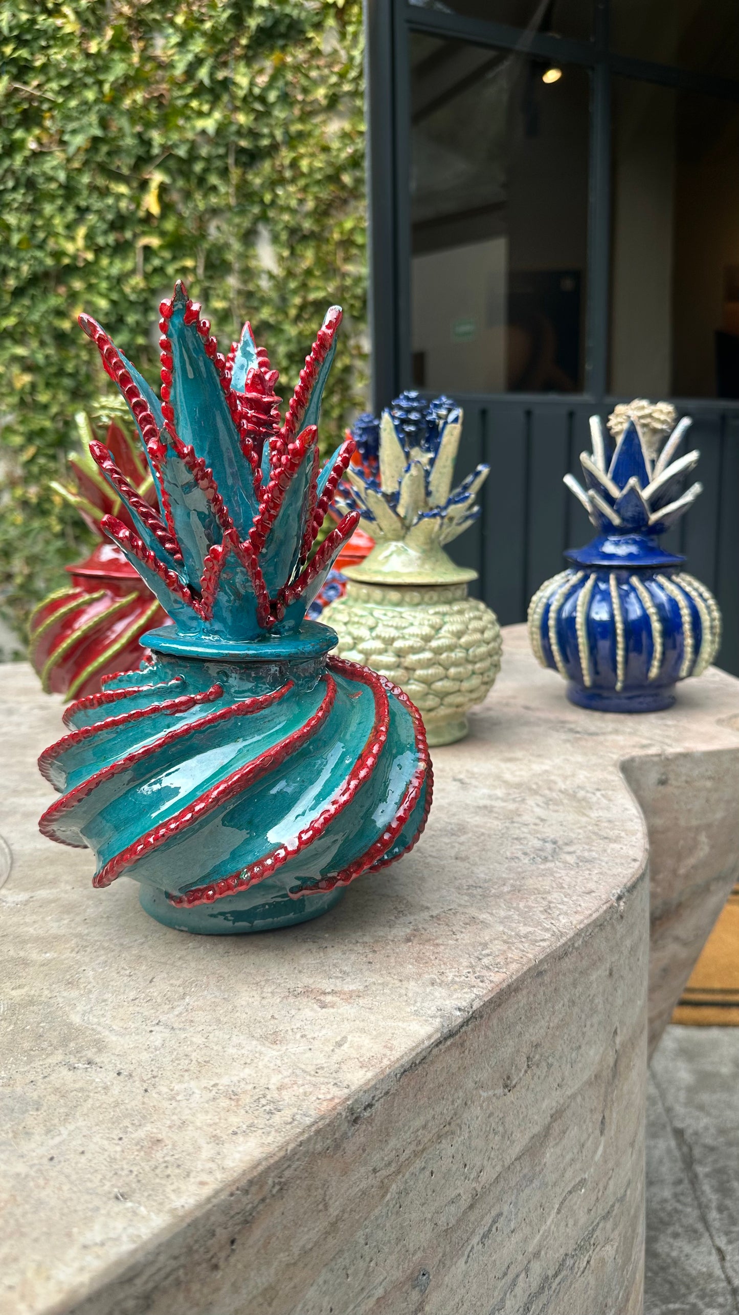 Piña esmaltada 30 cm, bicolor turquesa/rojo, espiral