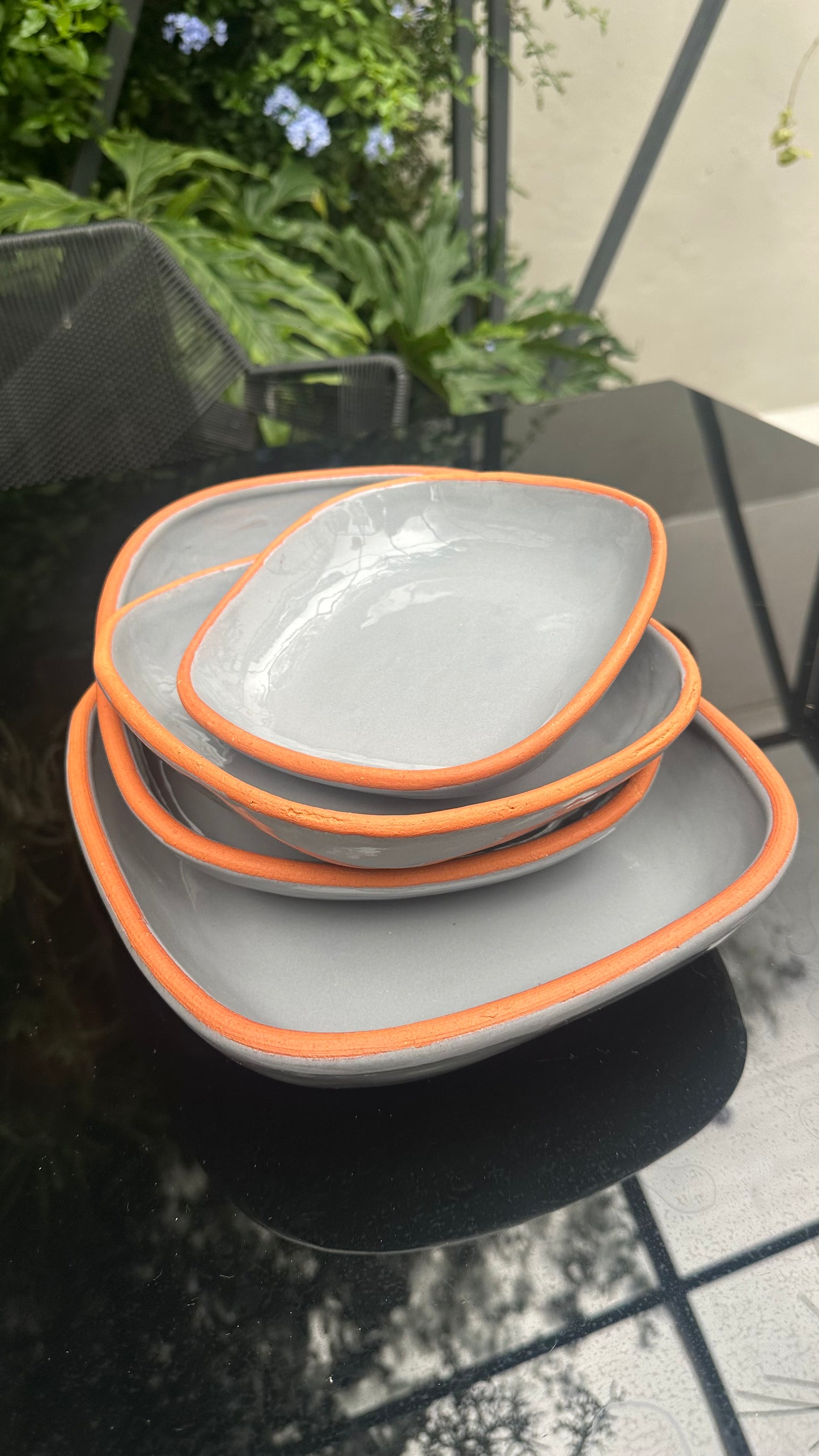 Juego de refractarios cuadrados, gris con borde natural