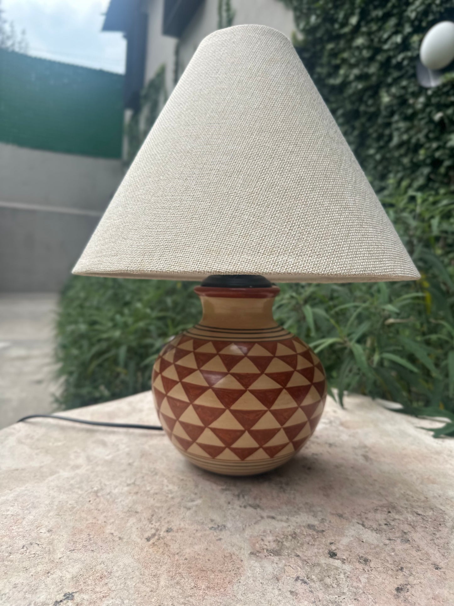 Lámpara geométrica naranja