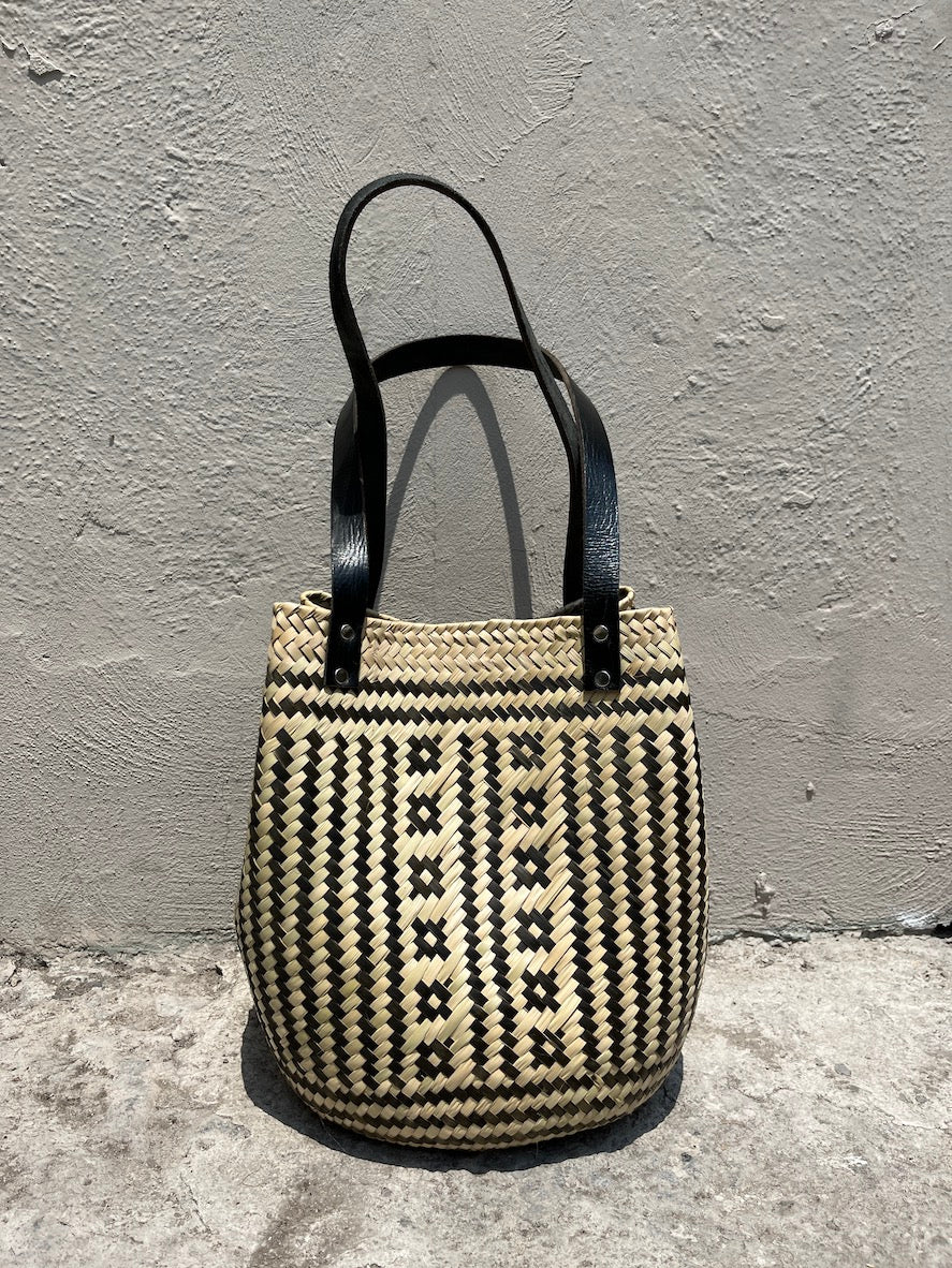 Bolsas de plama con color pintadas a mano