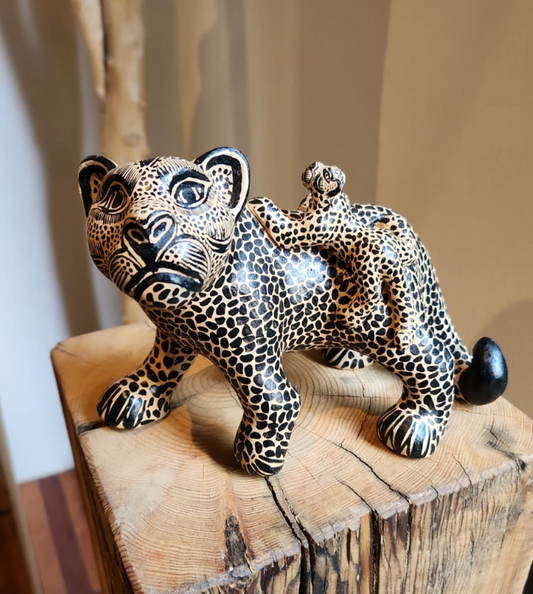 Jaguar con Cría