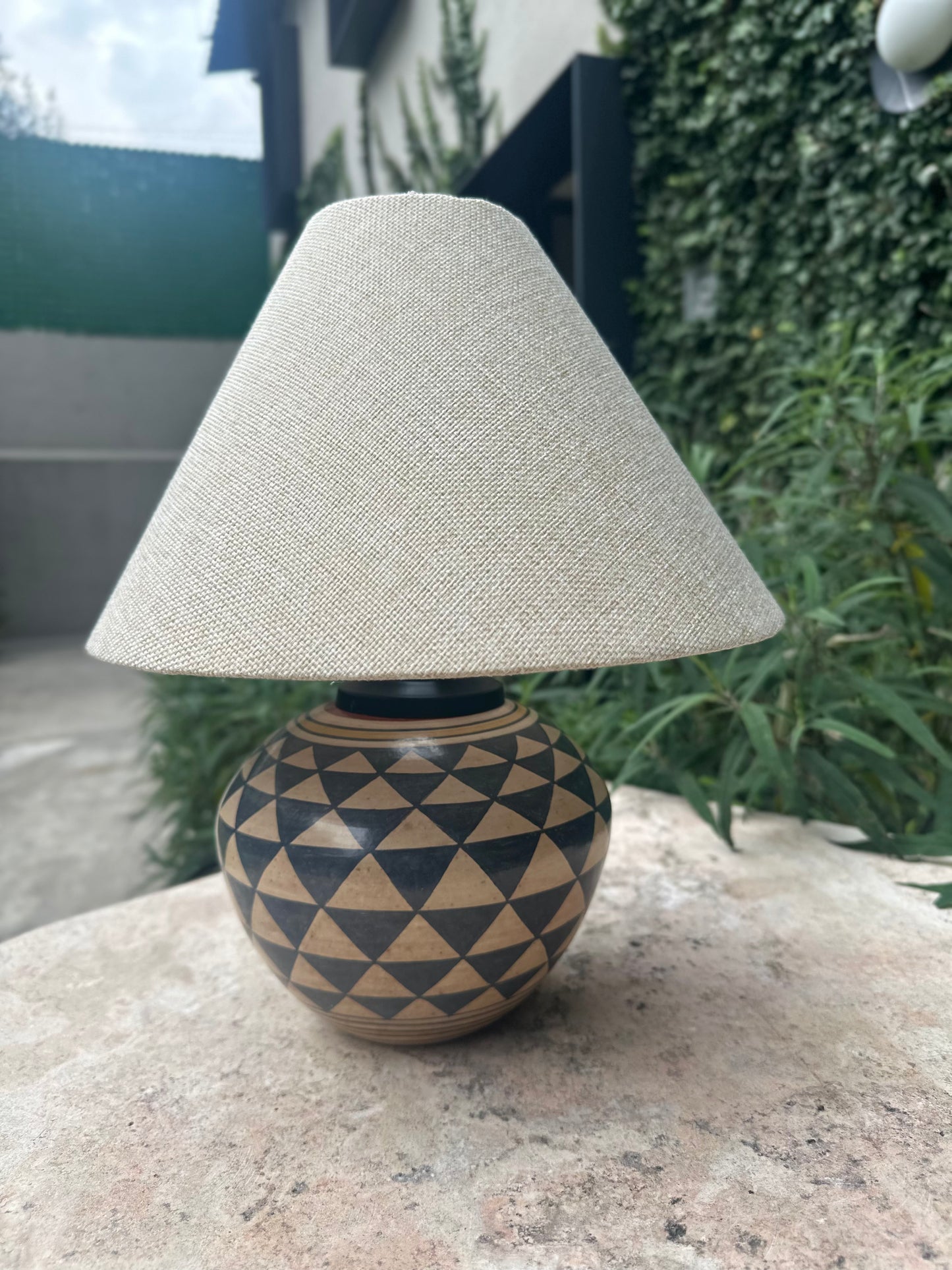 Lámpara geométrica triángulo gris