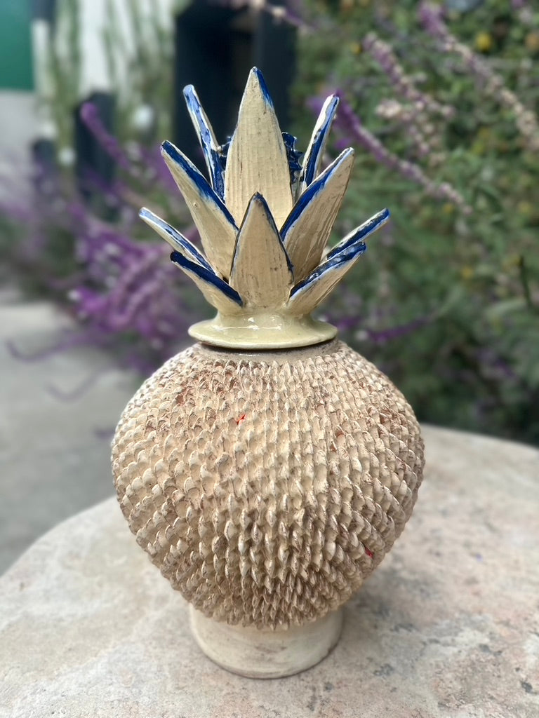 Piña esmaltada 40 cm, bicolor blanco/azul, óvalos
