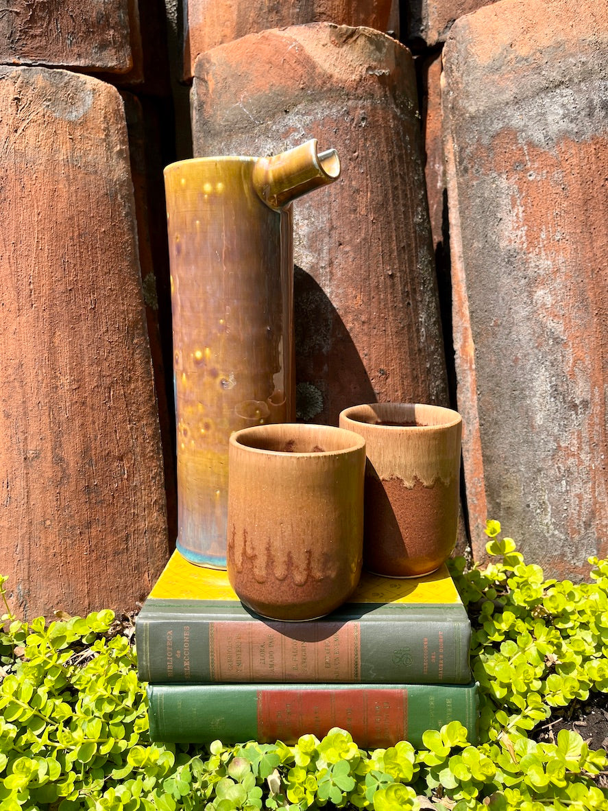 Juego de jarra y dos vasos