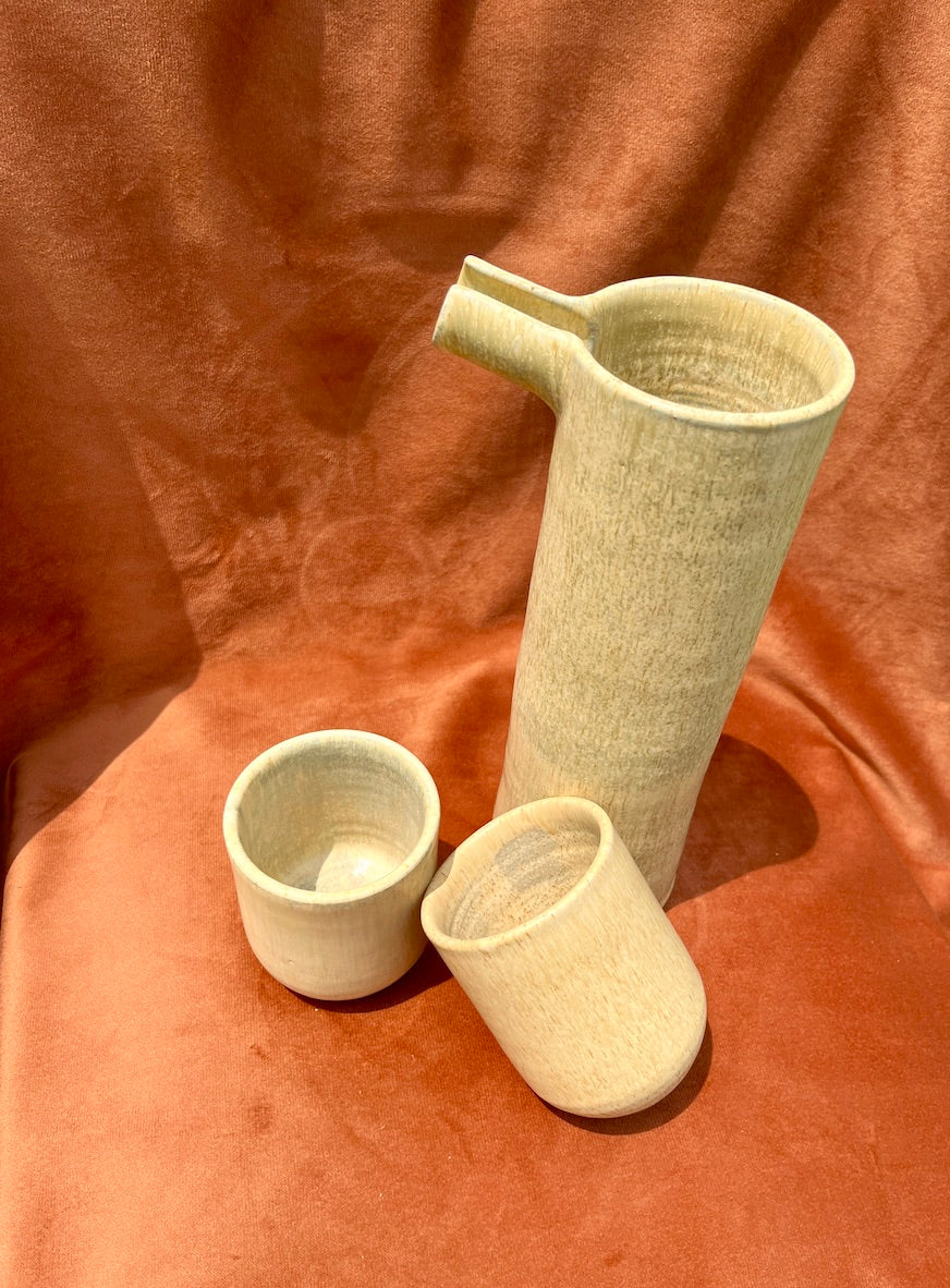 Juego de jarra y dos vasos