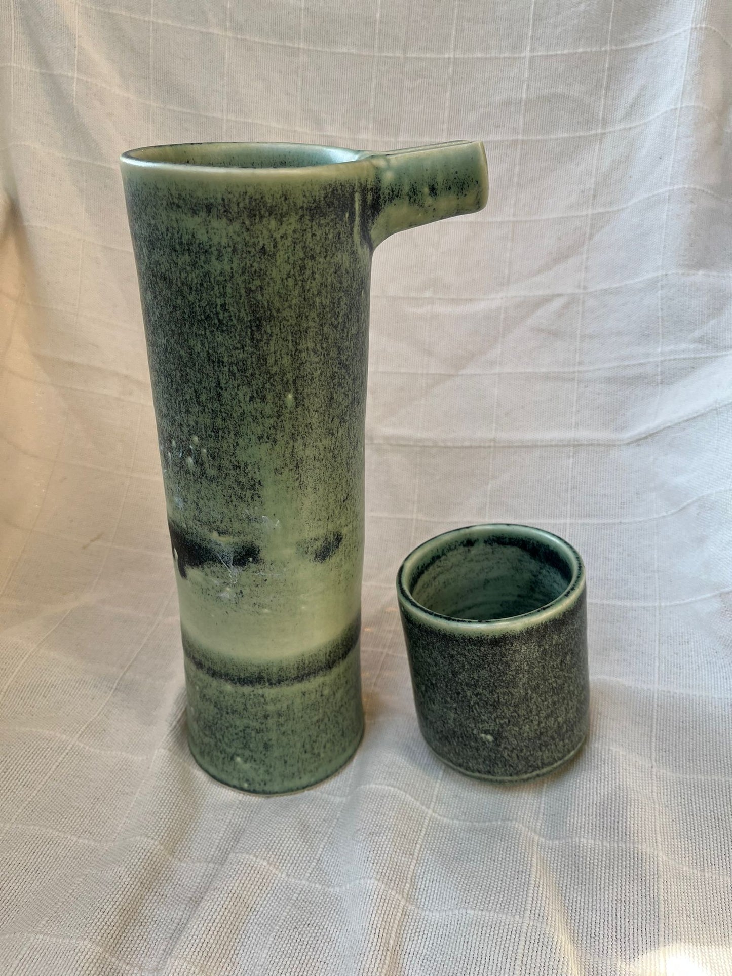 Juego de jarra y dos vasos